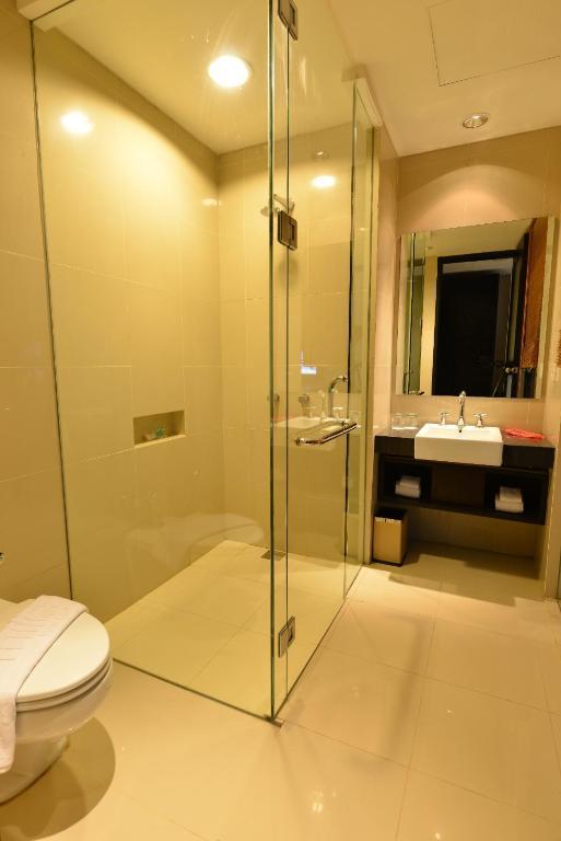 Hotel Emilia By Amazing -